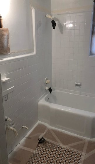 Refinishing Contractors - tub resurfacing lakewood | Tub Reglazing | Bathtub Refinishing | VT Lakewood Tub Reglazing